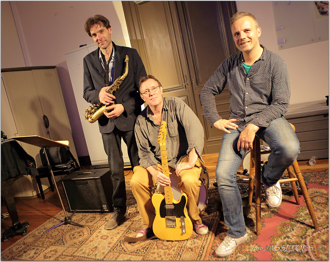 Serge Lazarevitch (Trio with Ben Sluijs and Teun Verbruggen)  © JASSEPOES
