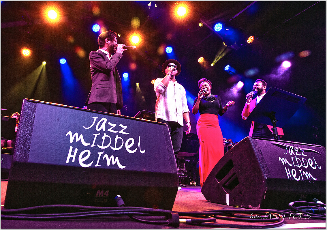 Jazz loves Disney (vlnr Hugh Coltman,Ben l'Oncle Soul, China Moses, Myles Sanko)  JASSEPOES